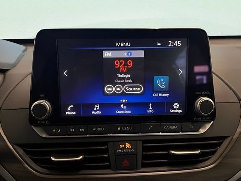 Used 2025 Nissan Altima 2.5 SV FWD image 22