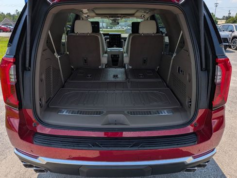 New 2026 GMC Yukon Denali w/ Denali Reserve Package AWD/4WD image 9