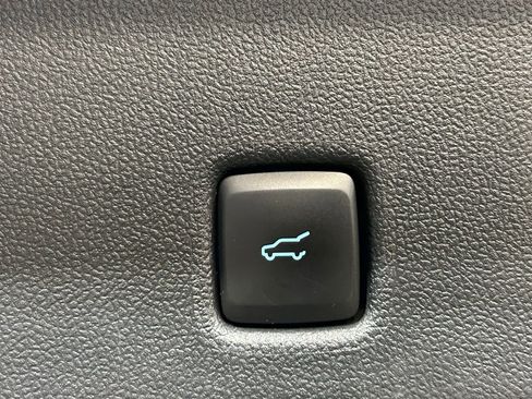 Used 2024 Ford Escape SE image 30