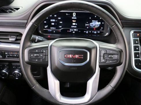 Used 2024 GMC Yukon SLT image 30