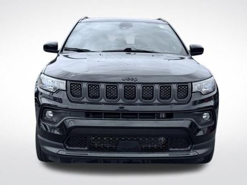 Used 2023 Jeep Compass Latitude w/ Convenience Group AWD/4WD image 2