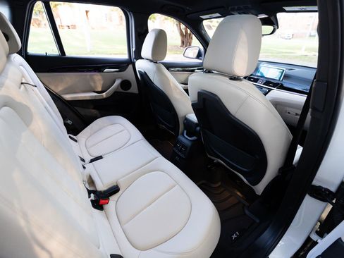 Used 2021 BMW X1 xDrive28i w/ Convenience Package image 25