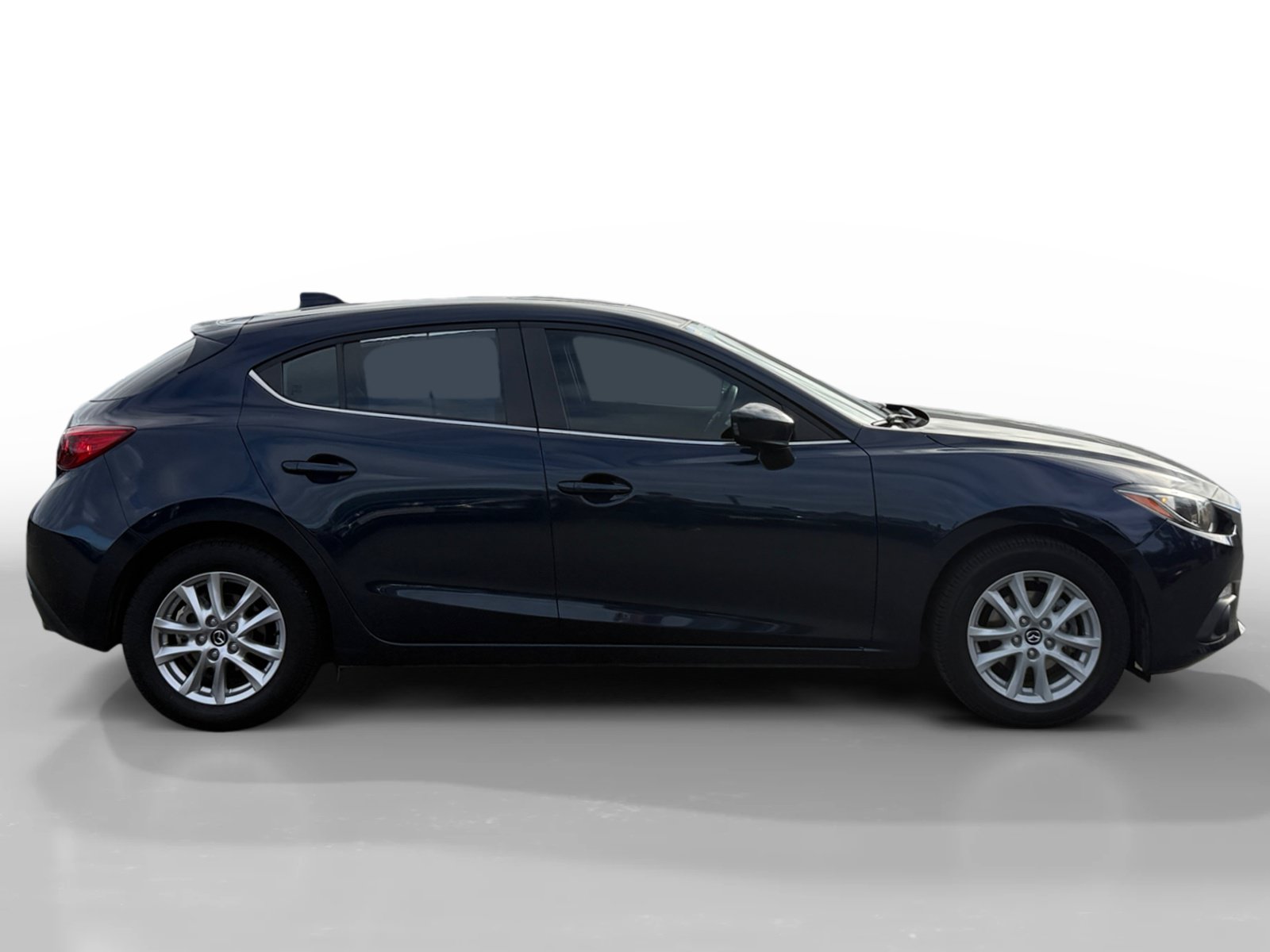 Used 2015 MAZDA MAZDA3 i Touring w/ Technology Package FWD image 6