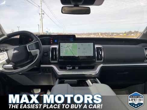 Certified 2025 Ford Expedition Platinum w/ Driver's Package image 22