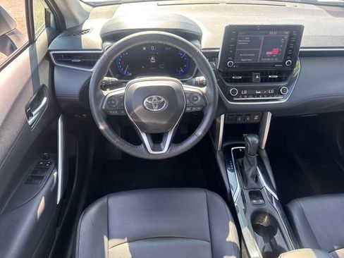 Used 2022 Toyota Corolla Cross XLE w/ Convenience Package FWD image 15