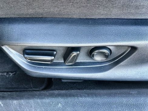 Used 2025 Toyota Camry LE w/ Convenience Package image 12