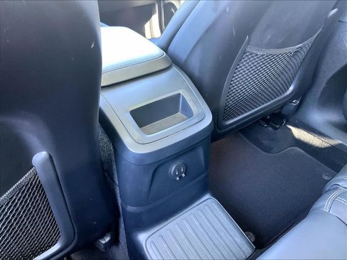 Used 2023 Volvo XC60 T8 Ultimate AWD/4WD image 36