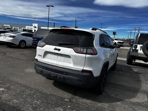 Used 2020 Jeep Cherokee Latitude Plus image 5