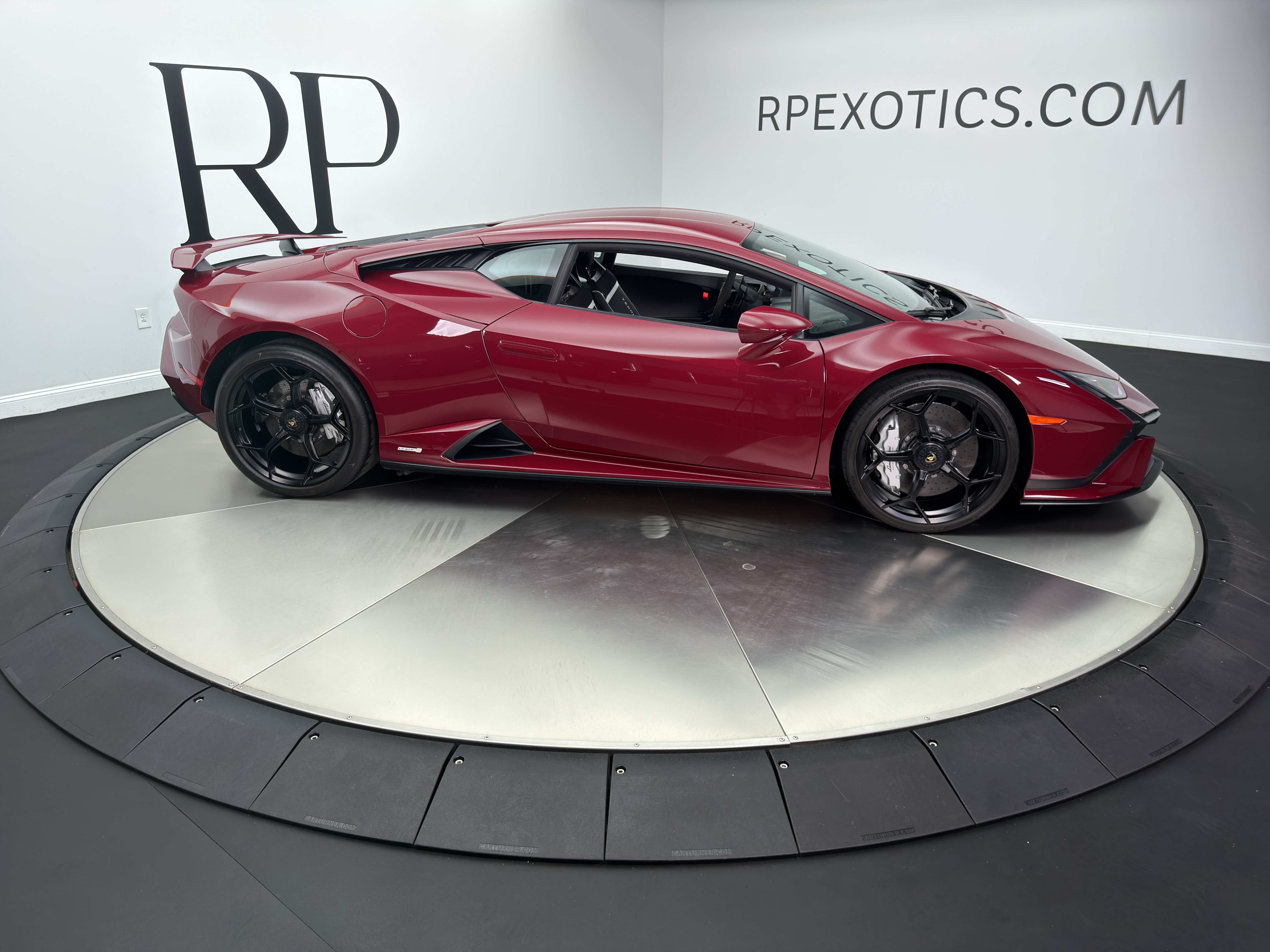Used 2023 Lamborghini Huracan Tecnica RWD image 7