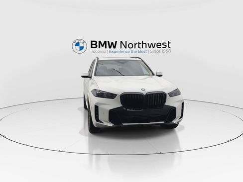 New 2026 BMW X5 xDrive40i w/ M Sport Package AWD/4WD image 7