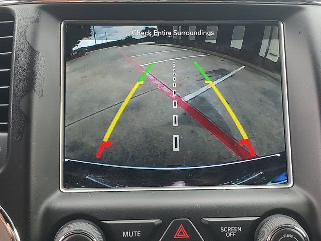 Used 2018 Jeep Grand Cherokee Overland AWD/4WD image 15
