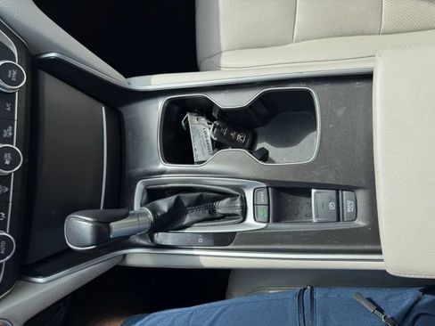 Used 2018 Honda Accord Touring image 17
