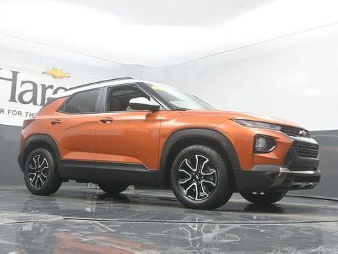 Used 2023 Chevrolet TrailBlazer ACTIV w/ Sun and Liftgate Package image 2