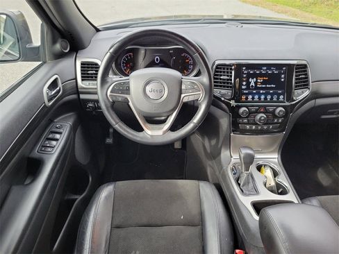 Used 2021 Jeep Grand Cherokee Laredo X image 16