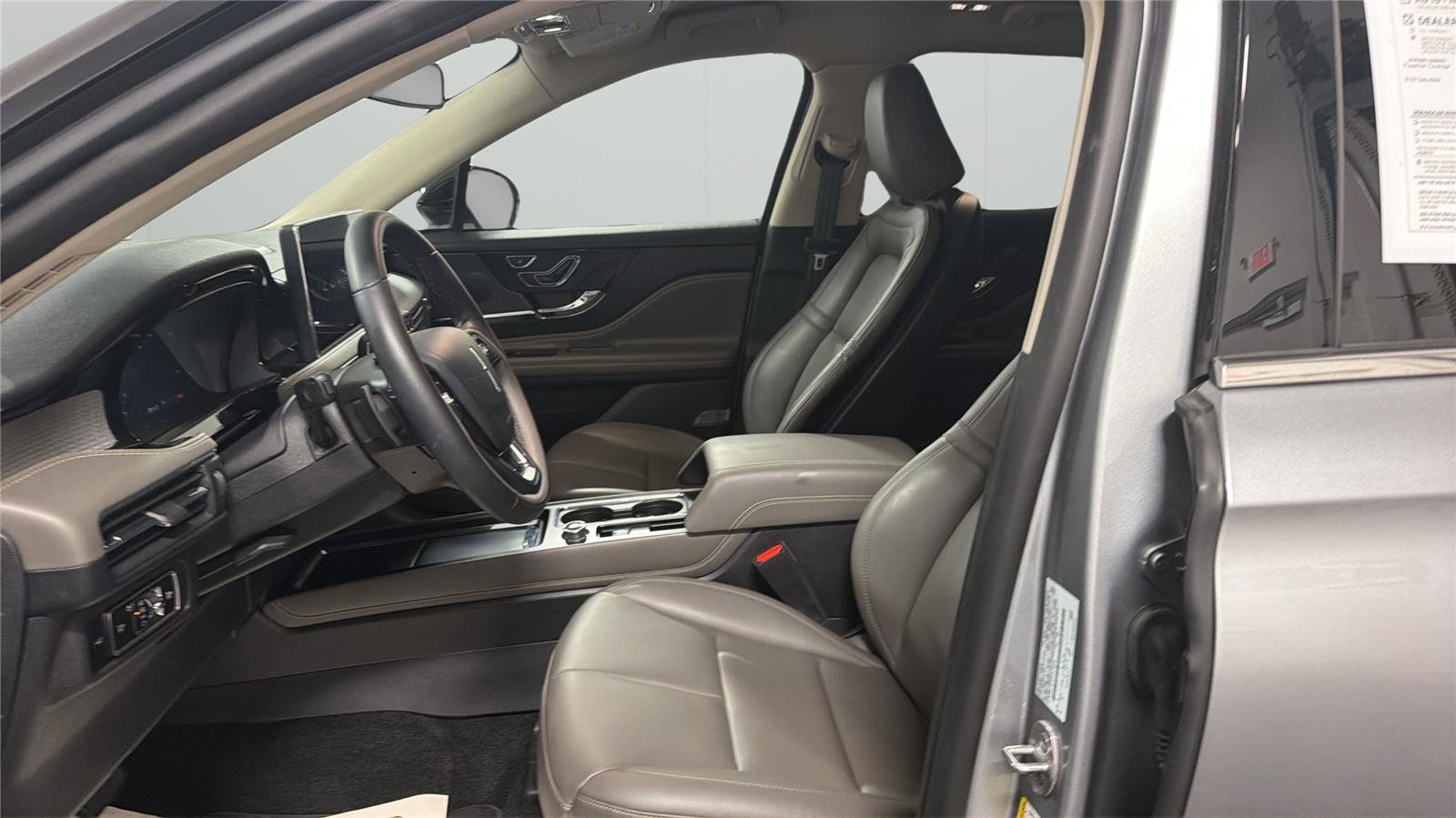 Used 2023 Lincoln Corsair FWD image 10