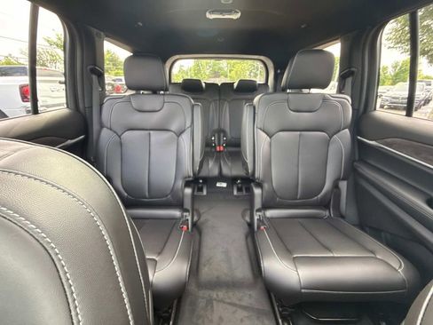 New 2025 Jeep Grand Cherokee L Limited w/ Black Appearance Package image 31