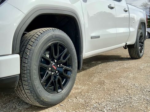 New 2026 GMC Sierra 1500 Elevation image 16