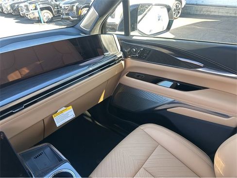 New 2025 Cadillac Escalade IQ Luxury 2 image 17