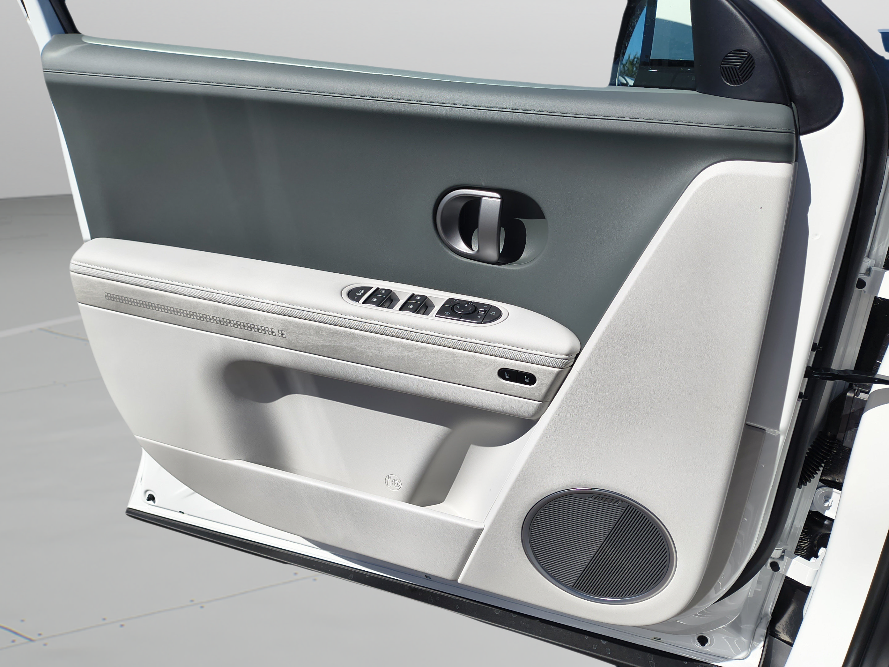 New 2027 Hyundai Ioniq 5 Limited RWD image 22