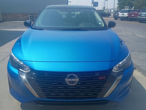 Used 2025 Nissan Sentra SR w/ SR Premium Package FWD image 3