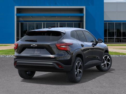 New 2026 Chevrolet Trax RS w/ Sunroof Package FWD image 4