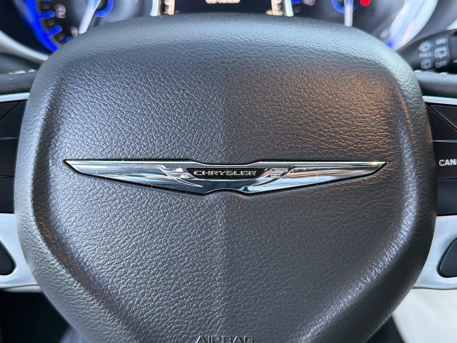 Used 2024 Chrysler Pacifica Touring-L FWD image 23