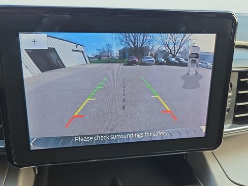 Used 2021 Ford Explorer XLT w/ Equipment Group 202A image 23