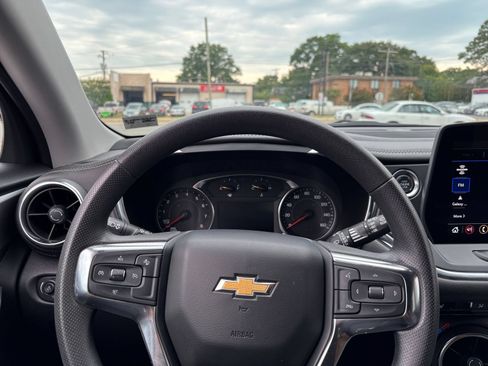 Used 2025 Chevrolet Blazer LT FWD image 34