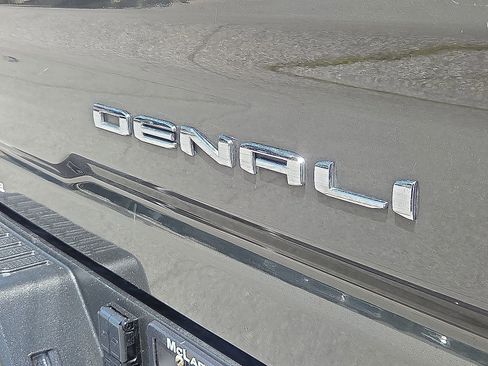 Used 2022 GMC Sierra 2500 Denali AWD/4WD image 8