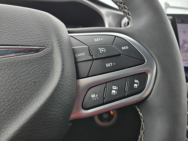 Used 2026 Chrysler Pacifica Select FWD image 20