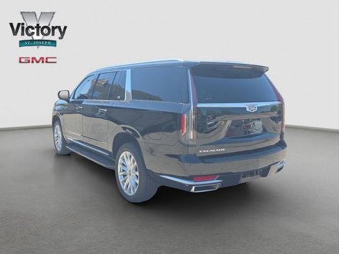 Used 2023 Cadillac Escalade ESV Luxury image 15