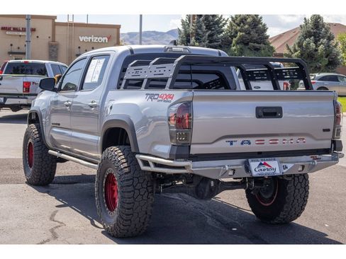 Used 2021 Toyota Tacoma TRD Off-Road w/ Technology Package AWD/4WD image 5
