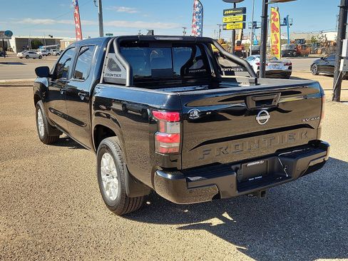 Used 2023 Nissan Frontier SV w/ SV Premium Package image 3