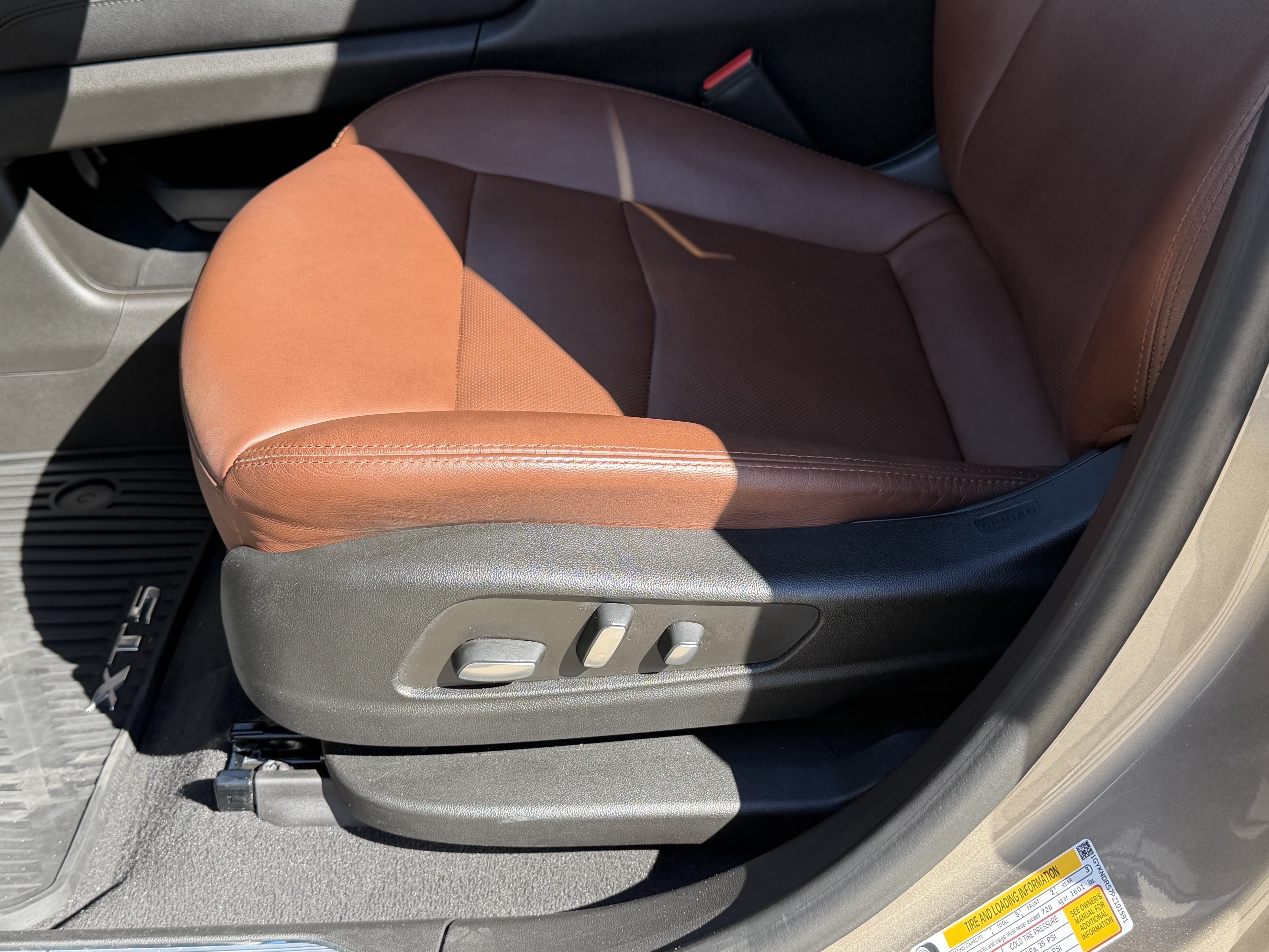 Certified 2023 Cadillac XT5 Premium Luxury w/ Technology Package AWD/4WD image 12