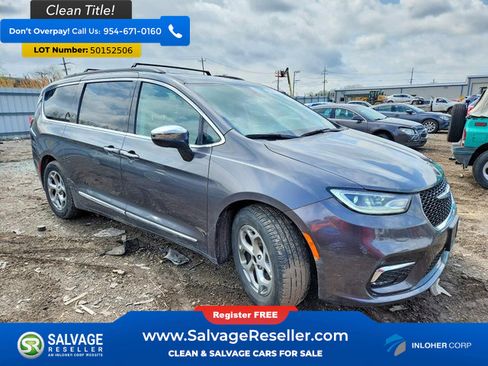 Used 2023 Chrysler Pacifica Limited image 5