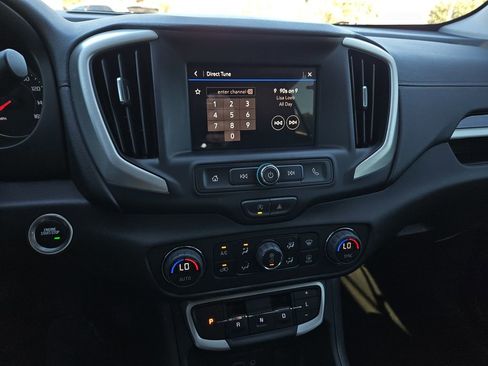 Used 2024 GMC Terrain SLE w/ Driver Convenience Package image 22