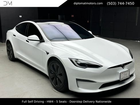 Used 2024 Tesla Model S image 8