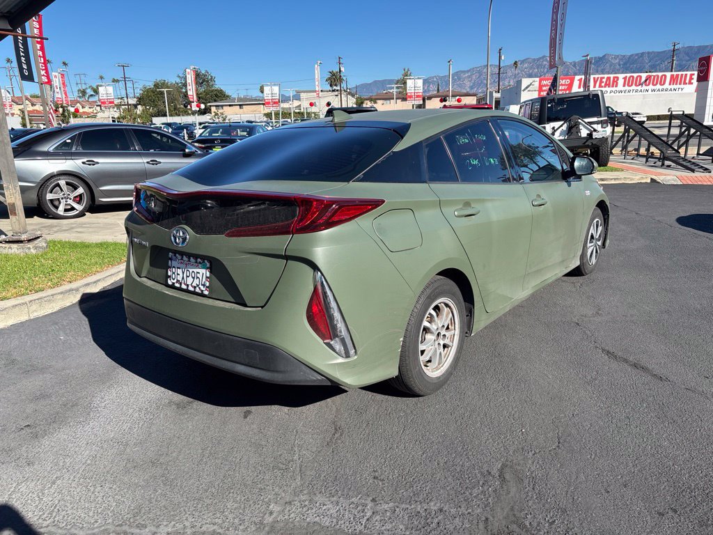 Used 2018 Toyota Prius Prime Premium FWD image 4