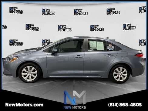 Used 2024 Toyota Corolla LE FWD image 2