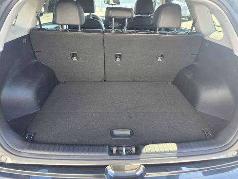 Used 2022 Kia Niro EX image 17