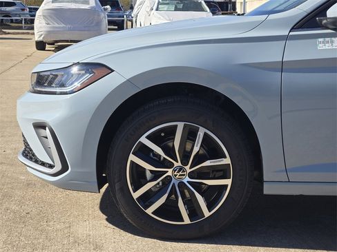 New 2026 Volkswagen Jetta SE image 5