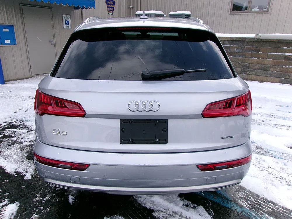 Used 2020 Audi Q5 2.0T Premium Plus w/ Premium Plus Package AWD/4WD image 6