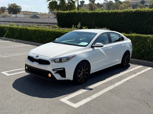 Used 2019 Kia Forte LXS FWD image 1