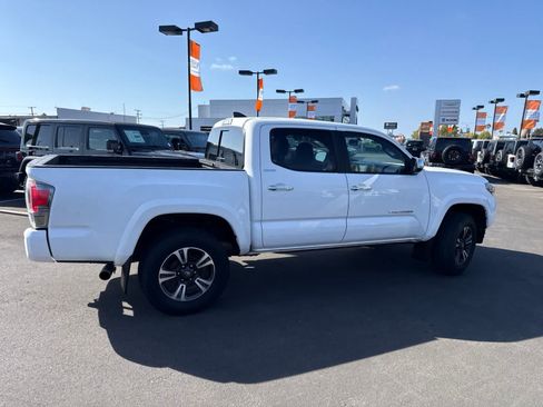 Used 2017 Toyota Tacoma Limited w/ Tow Package AWD/4WD image 12