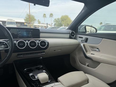 Used 2020 Mercedes-Benz A 220 image 24