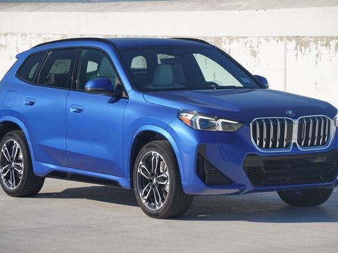 Used 2026 BMW X1 xDrive28i w/ Technology Package AWD/4WD image 3