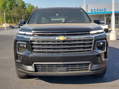 Used 2024 Chevrolet Traverse LT FWD image 8