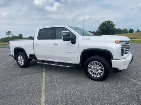 Used 2022 Chevrolet Silverado 2500 High Country AWD/4WD image 2