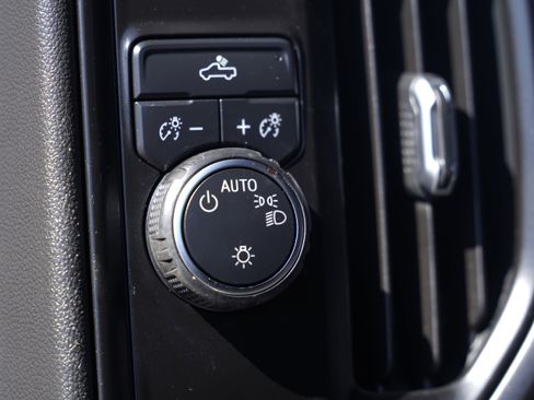 Used 2020 Chevrolet Silverado 1500 Custom w/ Custom Value Package image 24