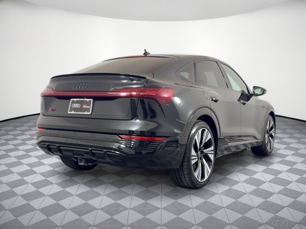 Used 2024 Audi Q8 e-tron Prestige AWD/4WD image 3